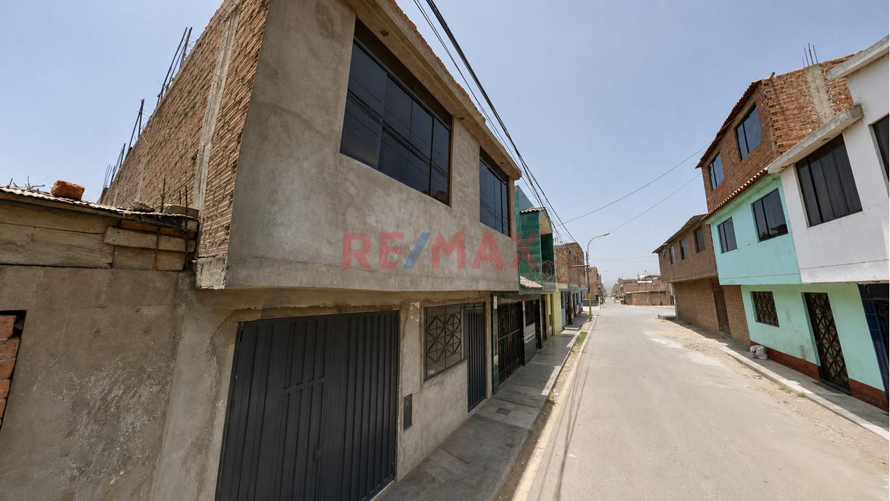 Venta De Casa Urb. Mariscal Caceres, San Juan De Lurigancho — foto 2