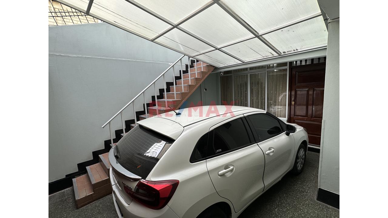 Casa en Venta ubicado en San Juan De Miraflores Casa en Venta ubicado en San Juan De Miraflores