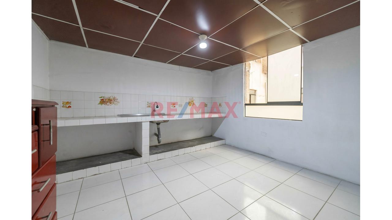 🏡 *Se Vende Casa De 2 Pisos – Urb. Ingeniería, San Martín De Porres* 🏡 — foto 3