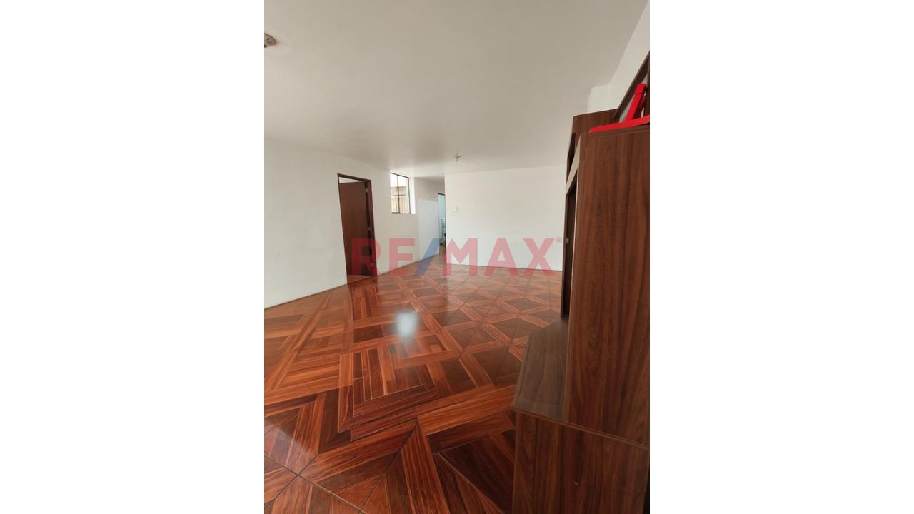 Se Vende Propiedad Comercial De 330.5 M² Ac En Av. Mendiola (Cerca Al Óvalo Habich) — foto 12