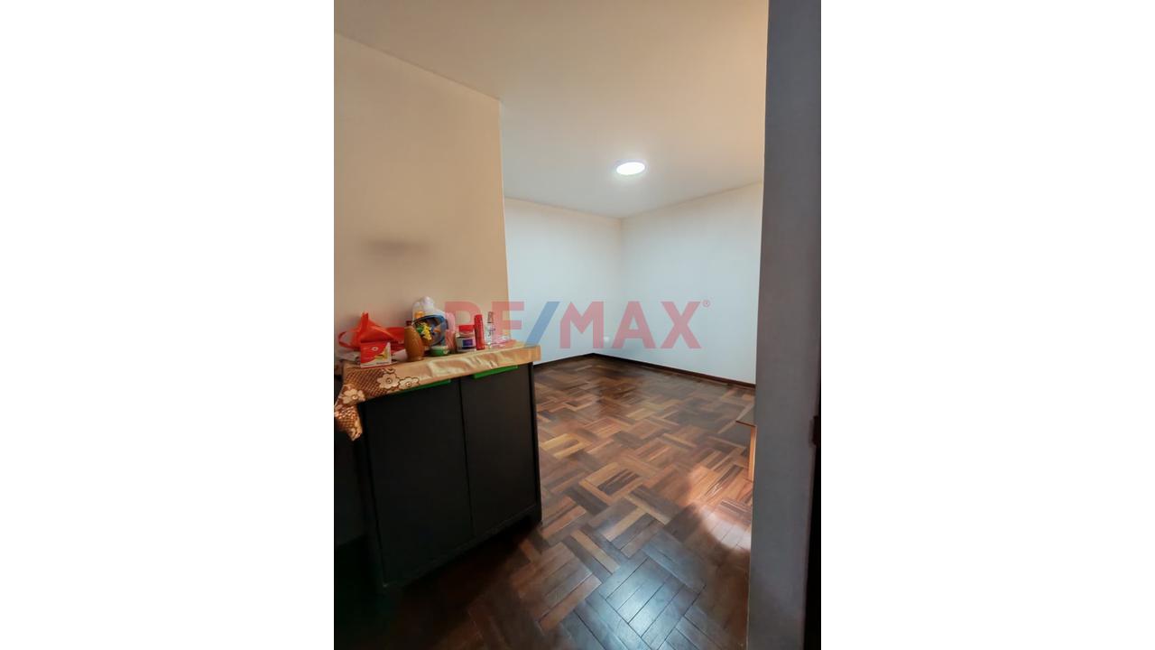 Se Vende Propiedad Comercial De 330.5 M² Ac En Av. Mendiola (Cerca Al Óvalo Habich) — foto 10