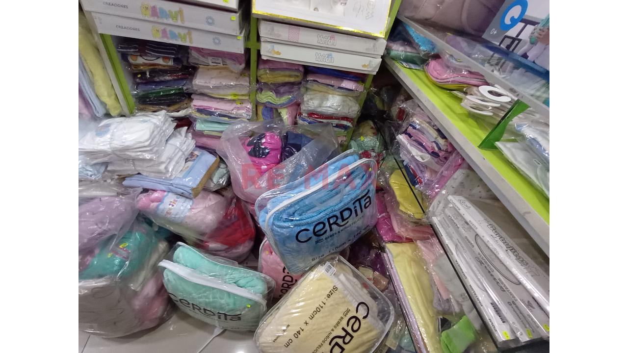 Se Traspasa Local Comercial De Ropa De Bebes Y Niños En El Centro De Arequipa — foto 7