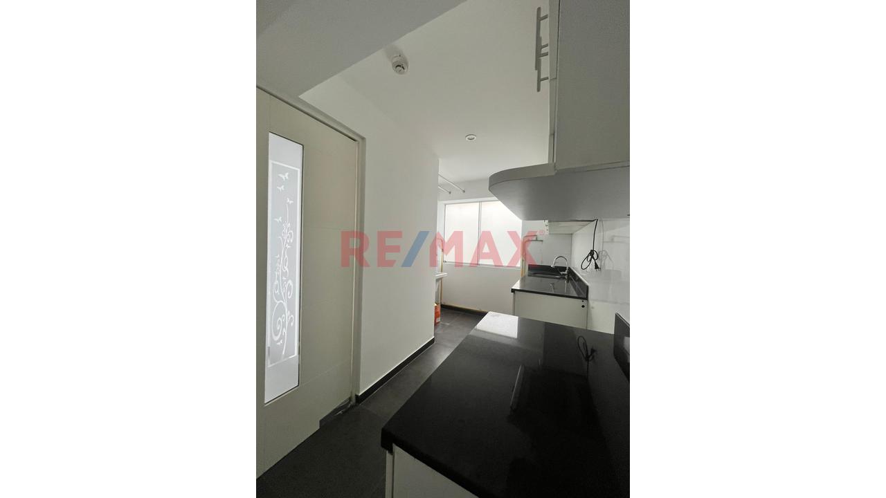Oportunidad ,Venta De Departamento En El Distrito De San Luis . - 12