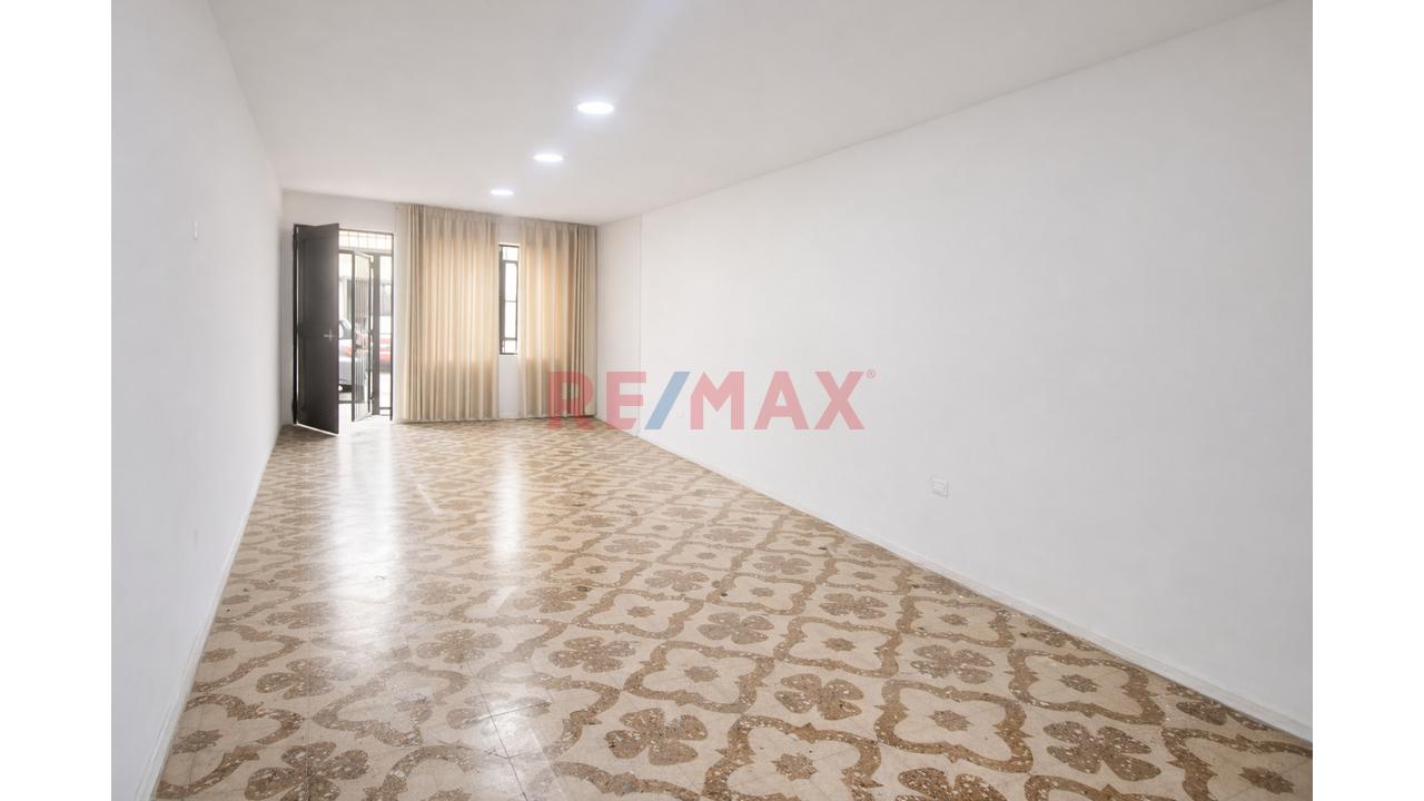 Vendo Casa De 3 Pisos Con Excelente Distribción | 288M² — foto 2