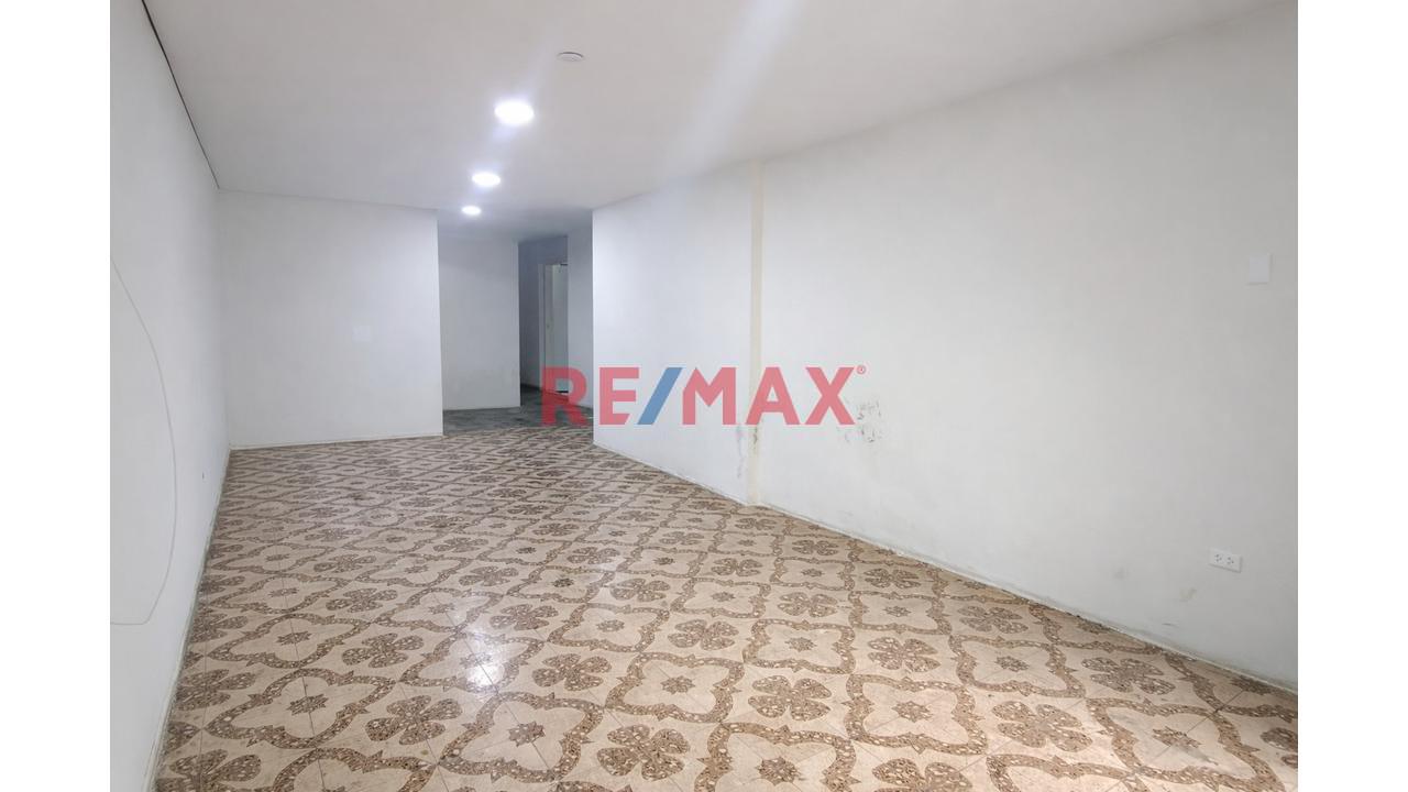 Vendo Casa De 3 Pisos Con Excelente Distribción | 288M²