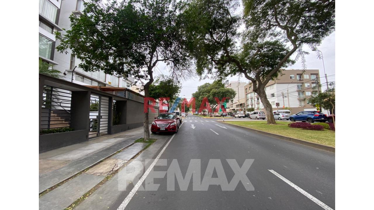 Venta De Amplio Terreno En Aurora Miraflores Area 476M2. - 3