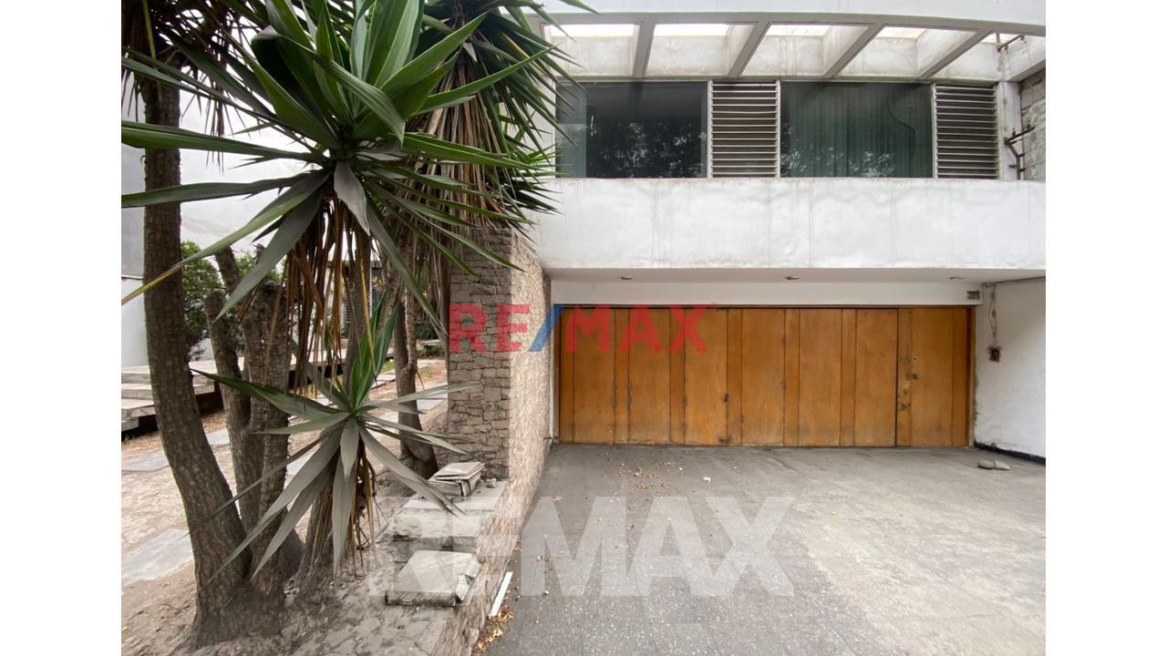 Venta De Amplio Terreno En Aurora Miraflores Area 476M2. - 2