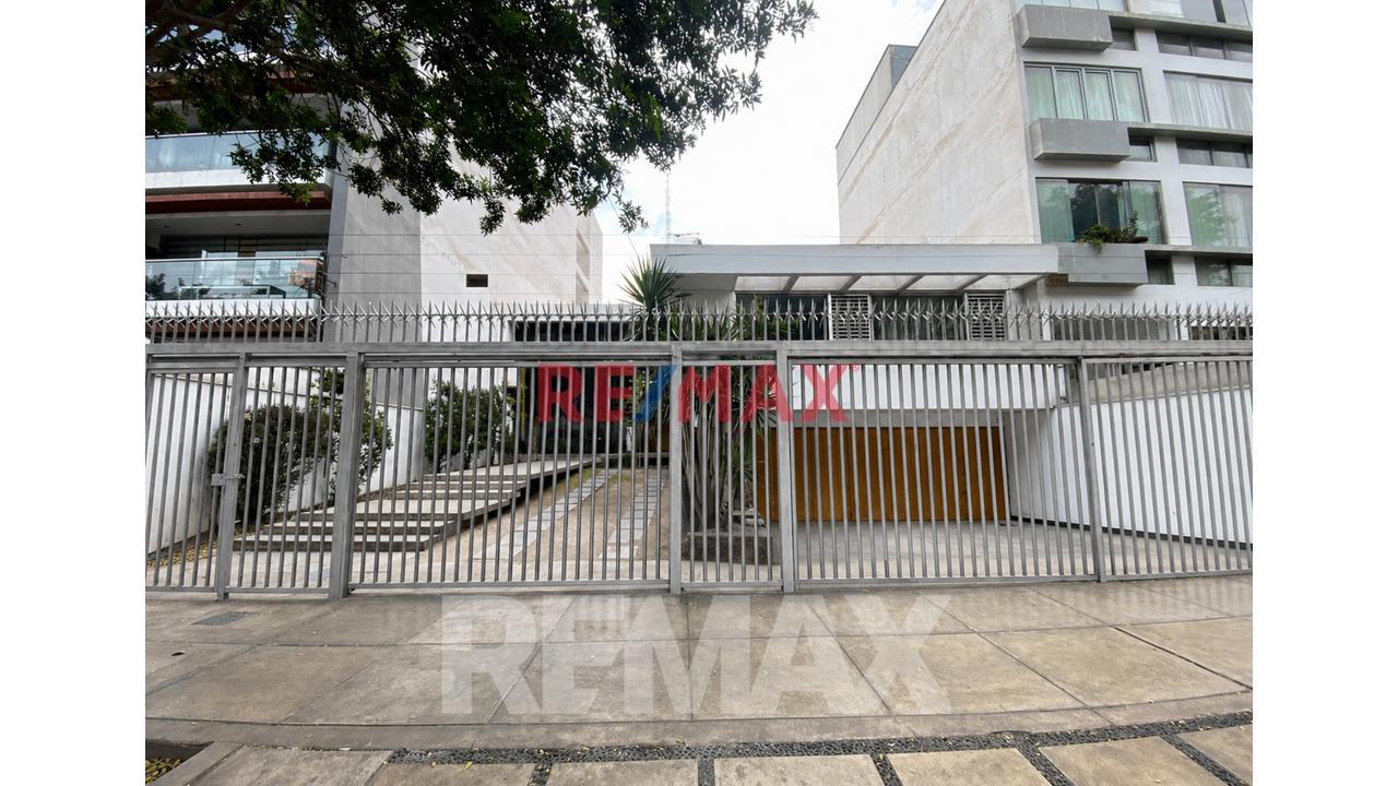 Venta De Amplio Terreno En Aurora Miraflores Area 476M2. - 11