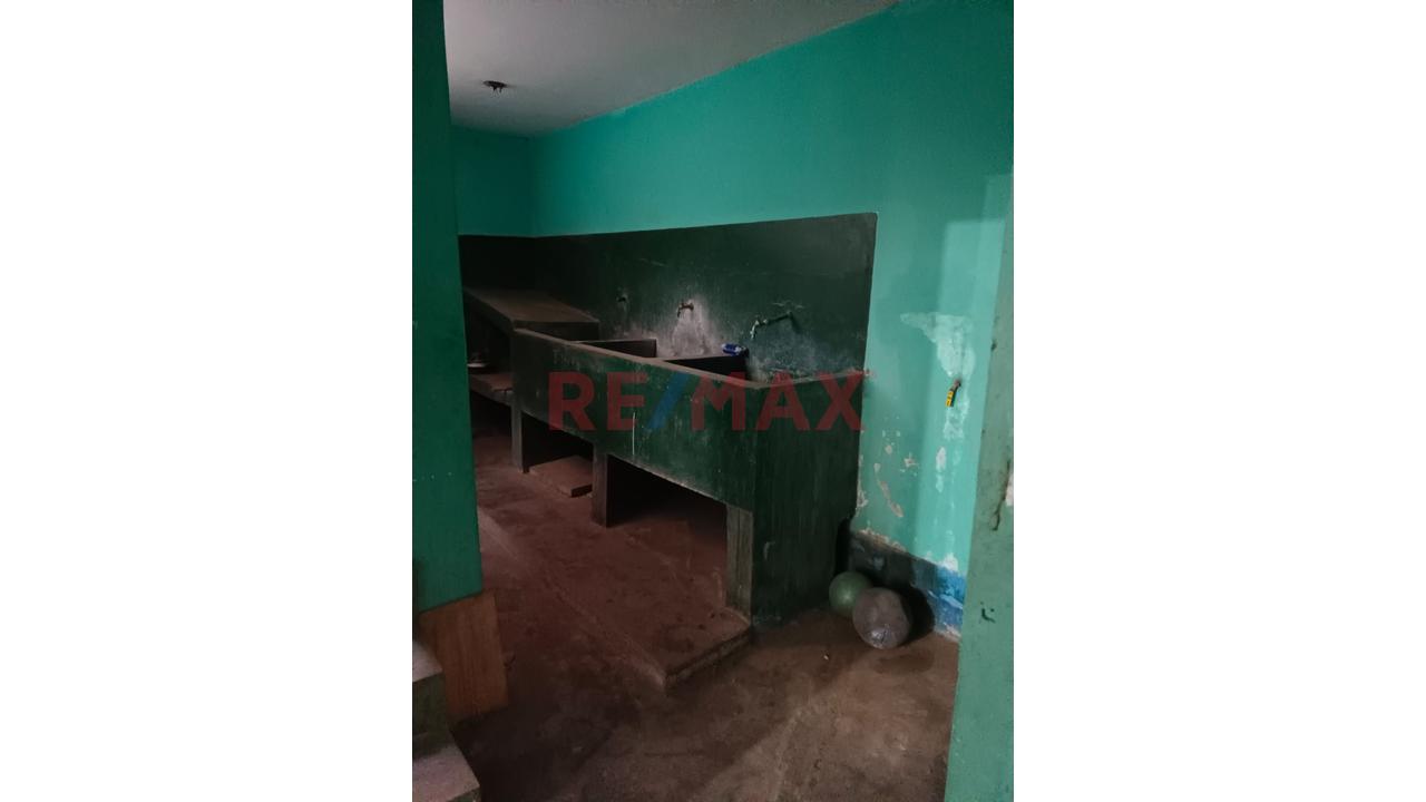 Venta De Casa De 2 Pisos En Collique – Precio De Remate — foto 3