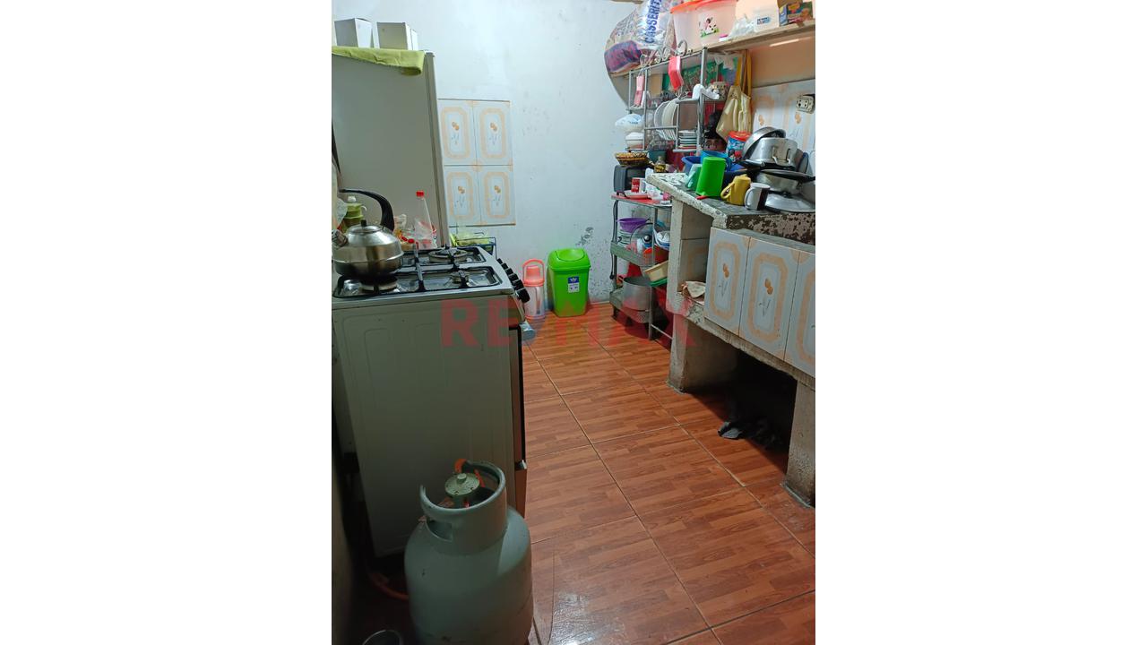 Venta De Casa De 2 Pisos En Collique – Precio De Remate — foto 8