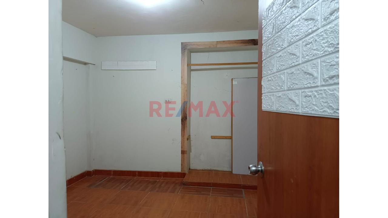 Venta De Casa De 2 Pisos En Collique – Precio De Remate — foto 10
