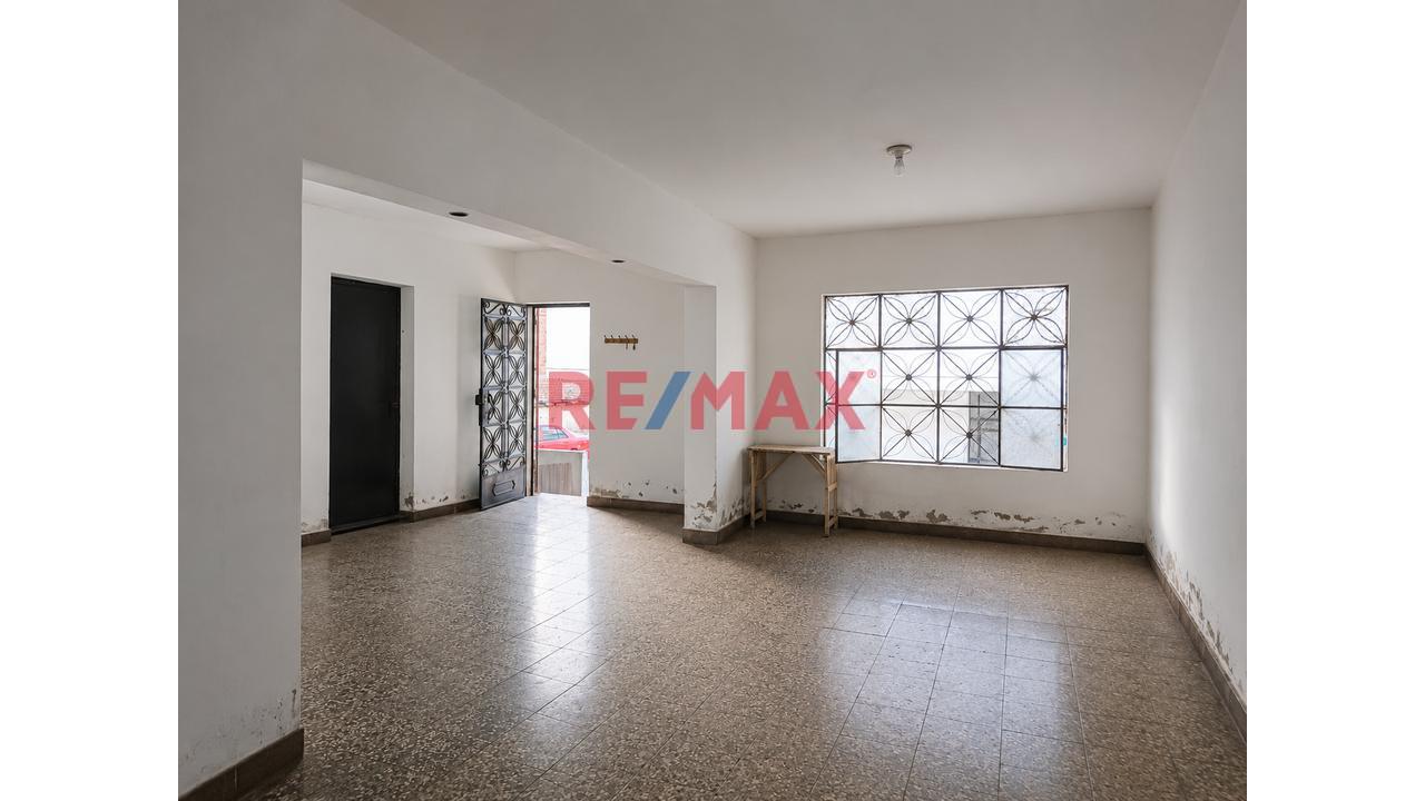 Venta De Casa De 2 Pisos En Collique – Precio De Remate