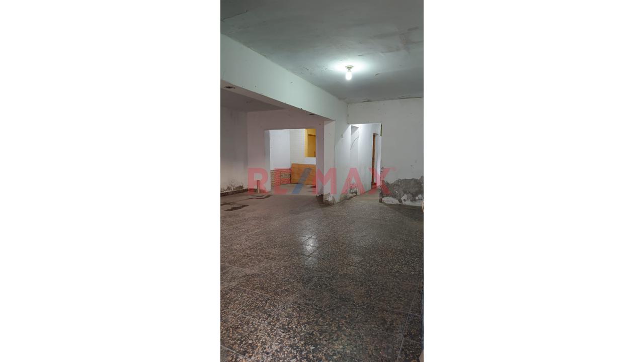 Venta De Casa De 2 Pisos En Collique – Precio De Remate — foto 11