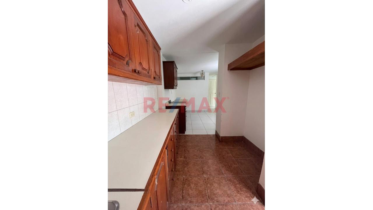 Se Alquila Local Comercial Frente A Parque A 2 Cuadras De Av Eeuu - Jlb Y Rivero - 6