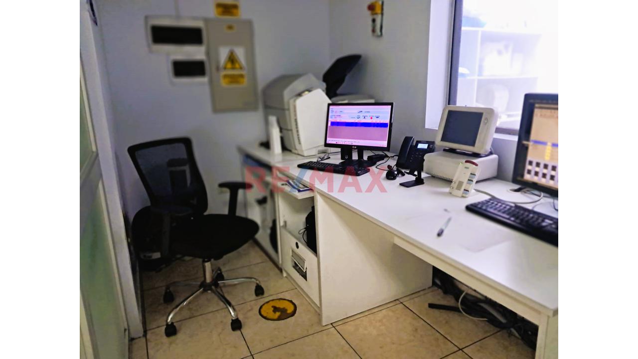 Clínica En Venta - 6 Pisos Equipada — foto 2