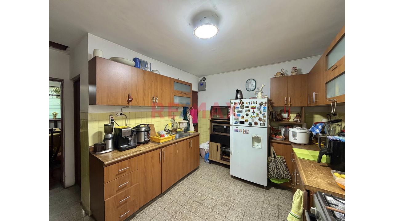 Casa En Venta De 456 M² En San Borja Norte – A 1 Cuadra Del Pentagonito | Parámetros Para 8 Pisos. - 4