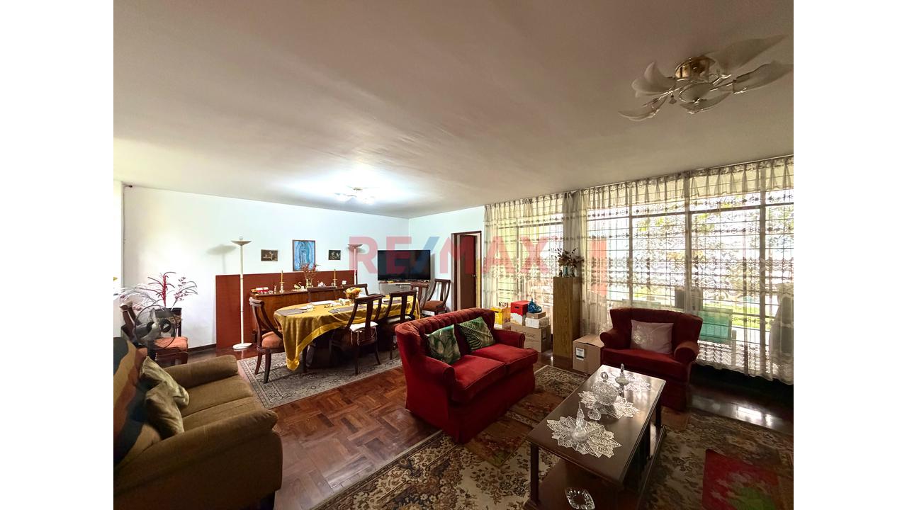 Casa En Venta De 456 M² En San Borja Norte – A 1 Cuadra Del Pentagonito | Parámetros Para 8 Pisos. - 10