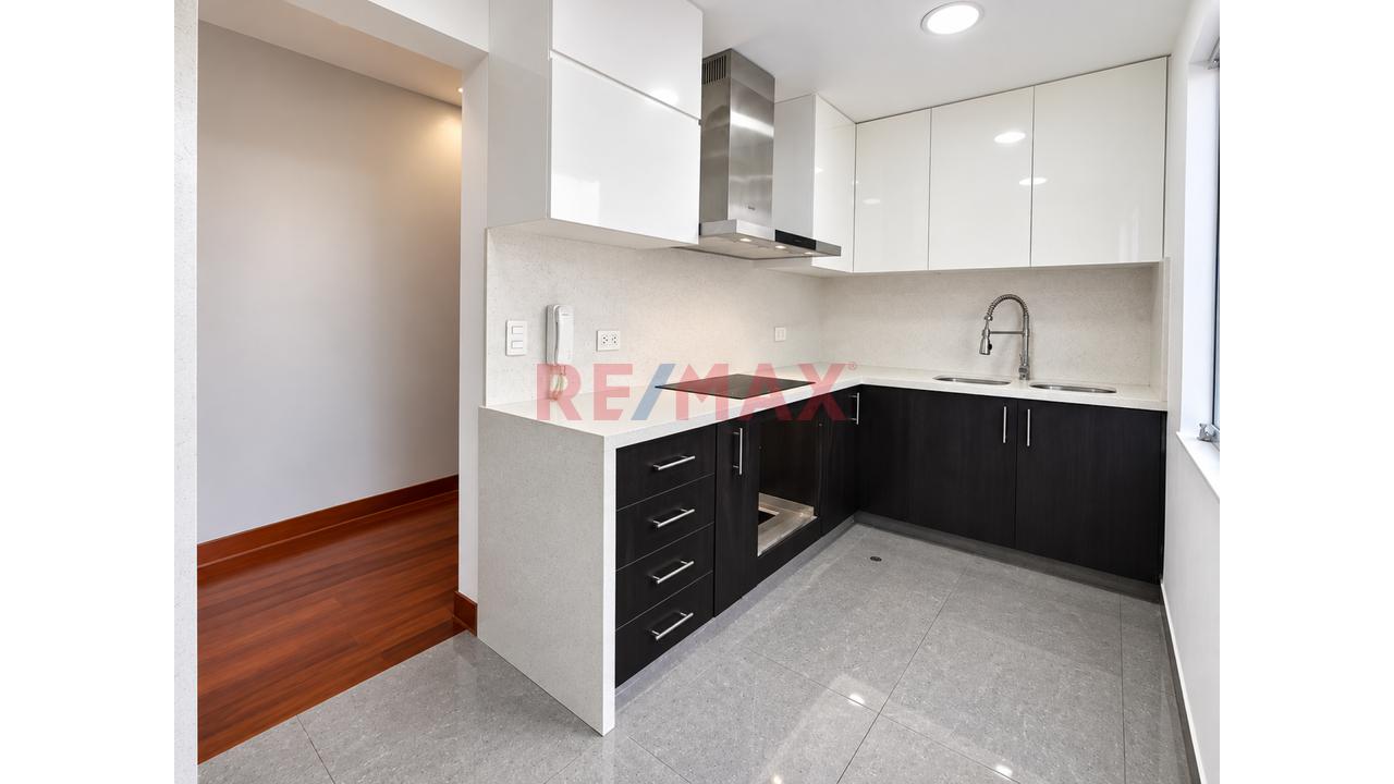 Venta Flat A1 Remodelado En El Remanso, La Molina 125M² Techados + 125M² Aires Libres + Cochera Lineal Doble — foto 5