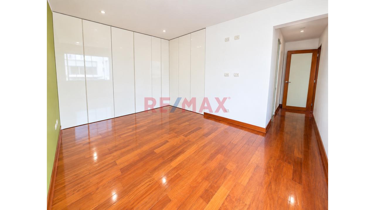 Venta Flat A1 Remodelado En El Remanso, La Molina 125M² Techados + 125M² Aires Libres + Cochera Lineal Doble — foto 12