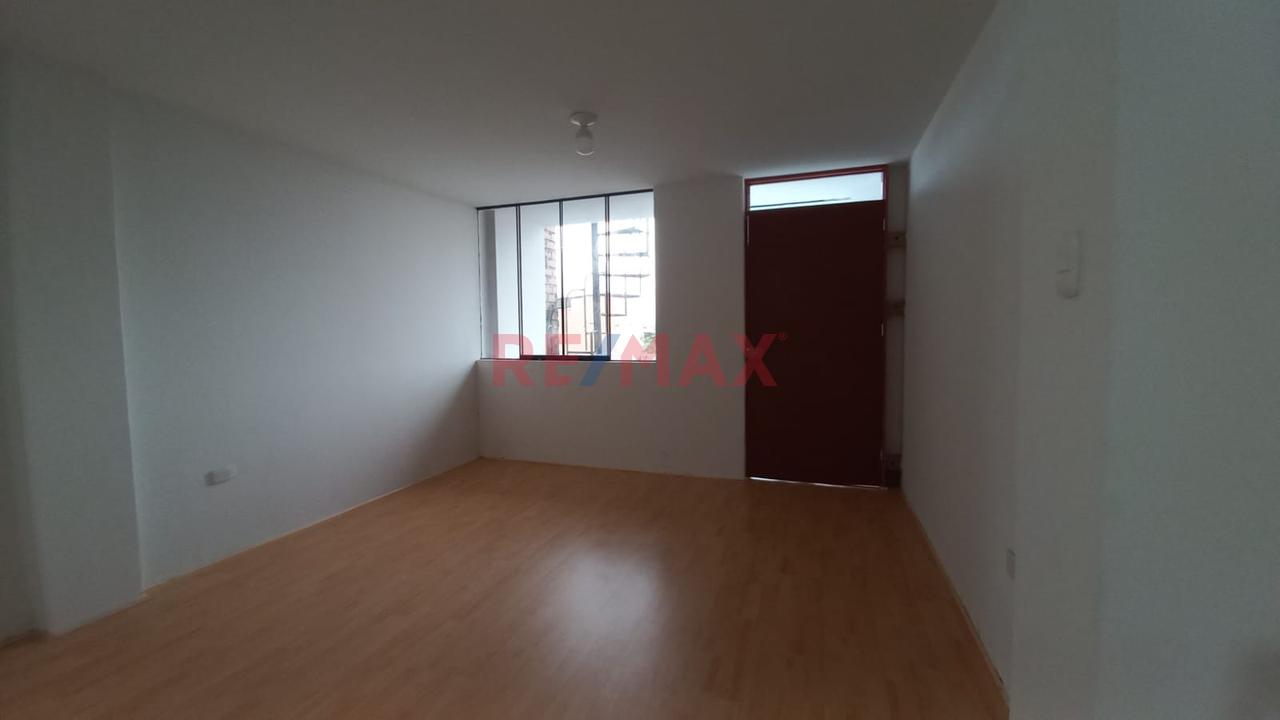 Se Vende Bonito Departamento Cerca A La Estación Del Tren — foto 6