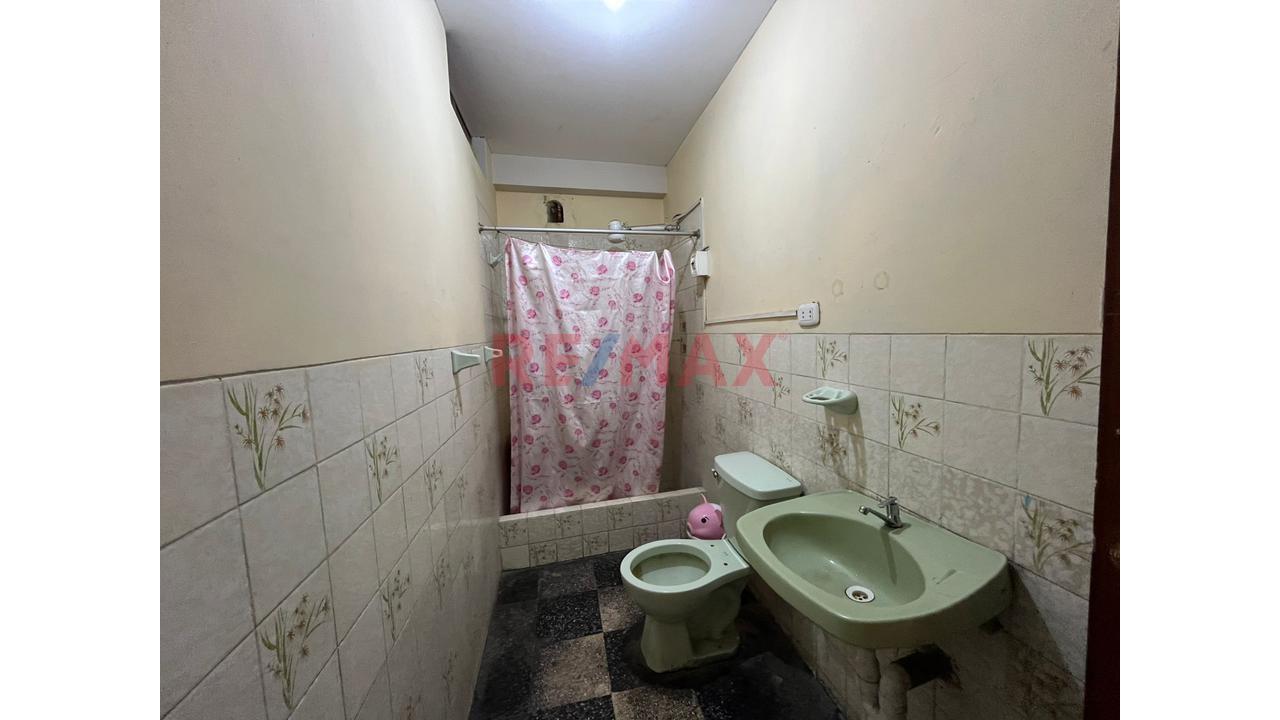 Venta De Casa Con Local Comercial Y Departamento Cerca A Terminal Terrestre - 15
