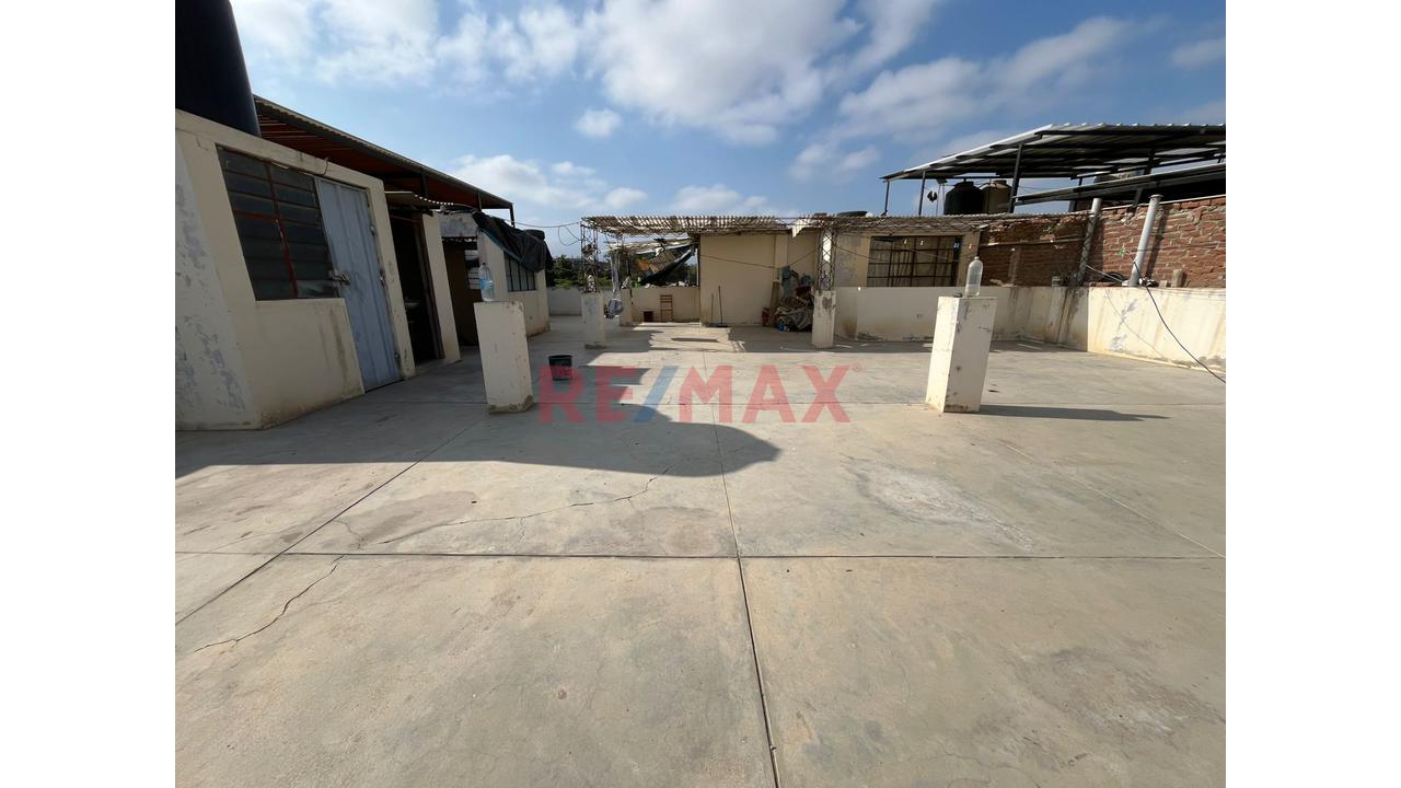 Venta De Casa Con Local Comercial Y Departamento Cerca A Terminal Terrestre - 18