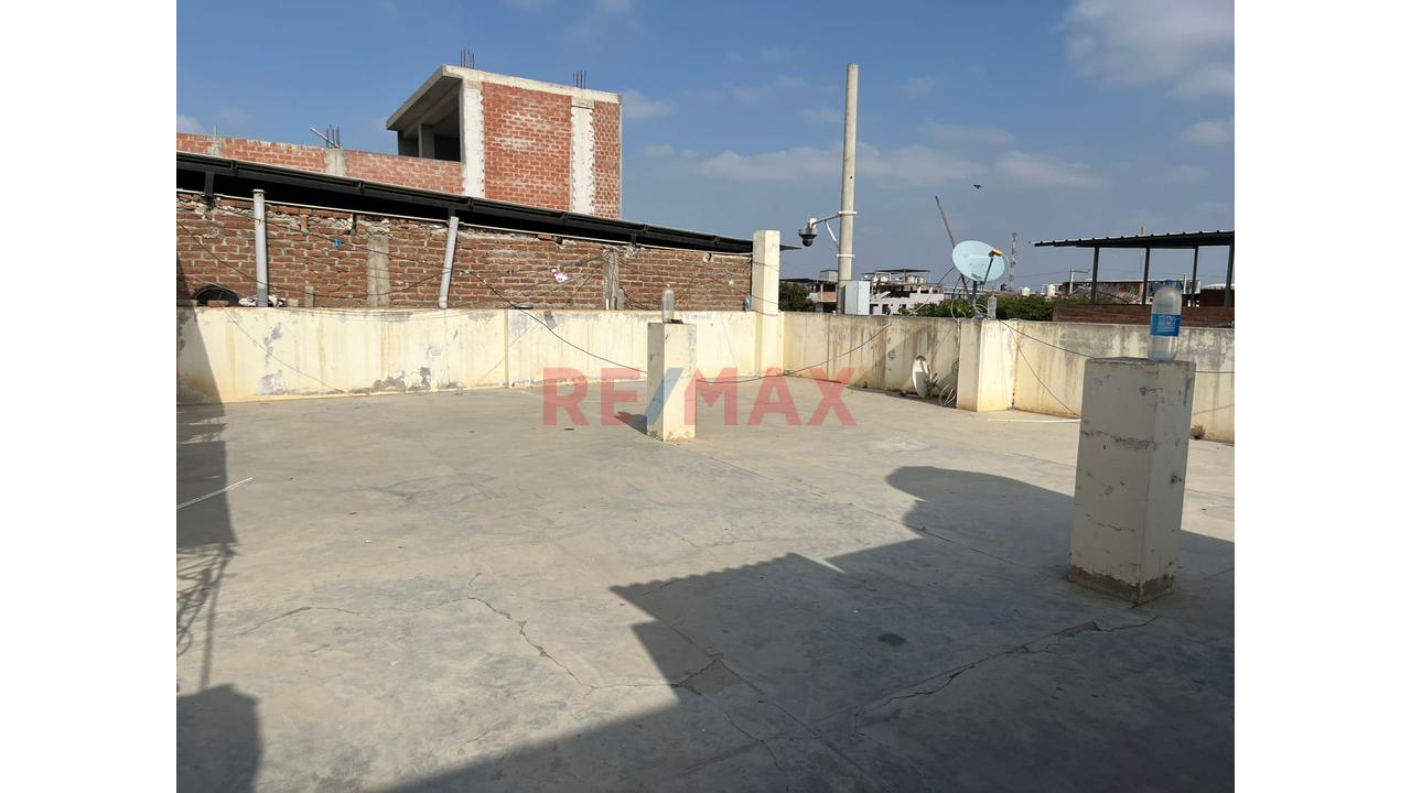 Venta De Casa Con Local Comercial Y Departamento Cerca A Terminal Terrestre - 17