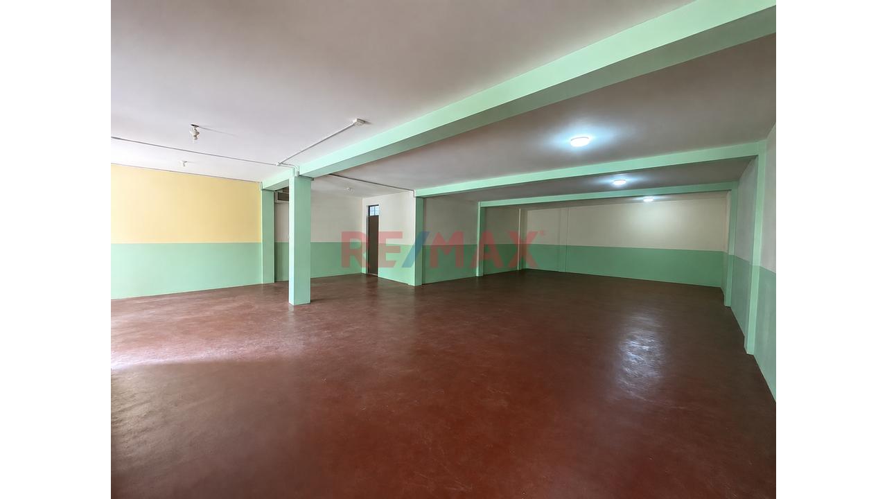 Venta De Casa Con Local Comercial Y Departamento Cerca A Terminal Terrestre - 2