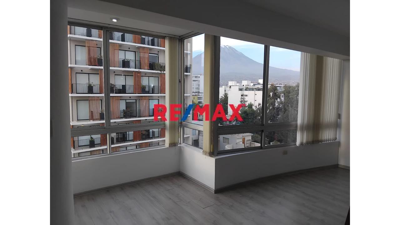 Alquiler  Departamento  - Penhause En  Cayma Parte Baja