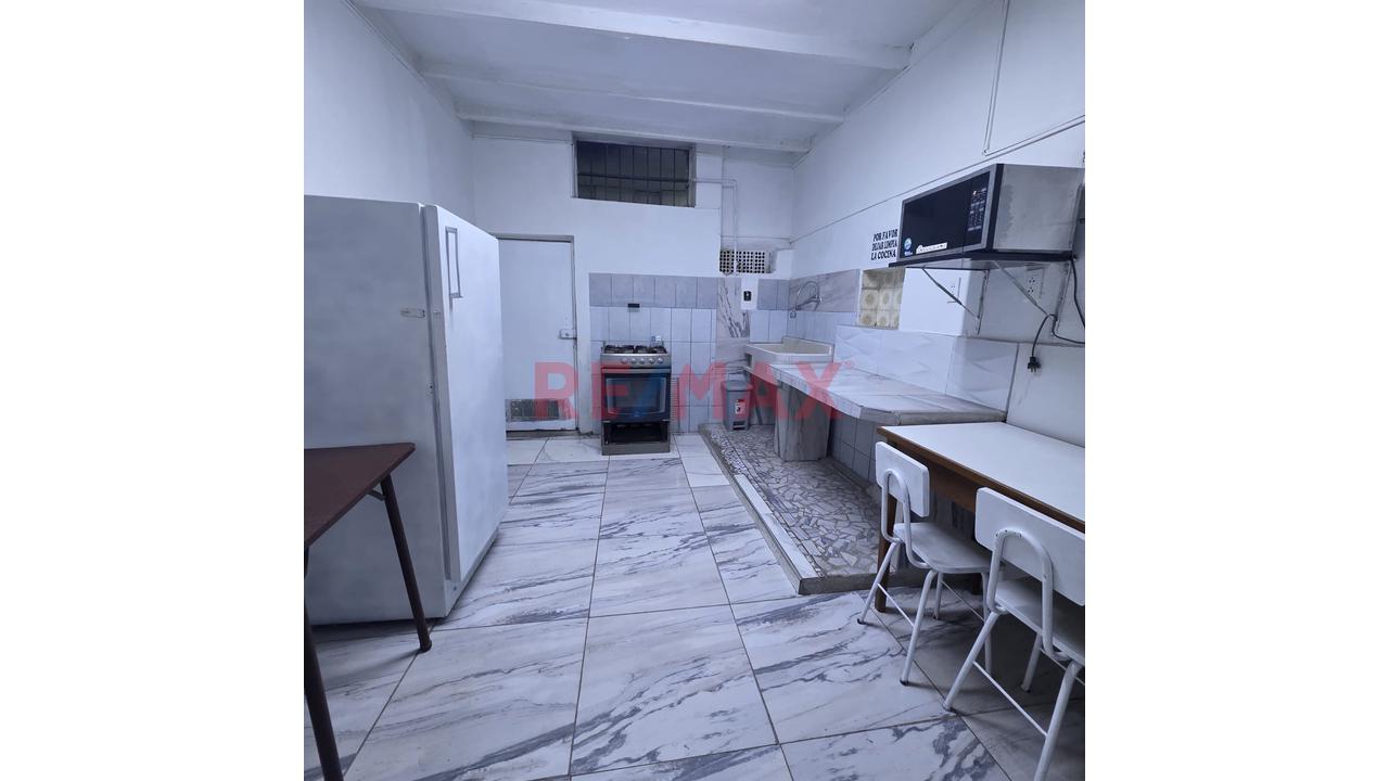 Alquiler De Local 235M2 Cerca Municipalidad Villa Maria Del Triunfo — foto 10
