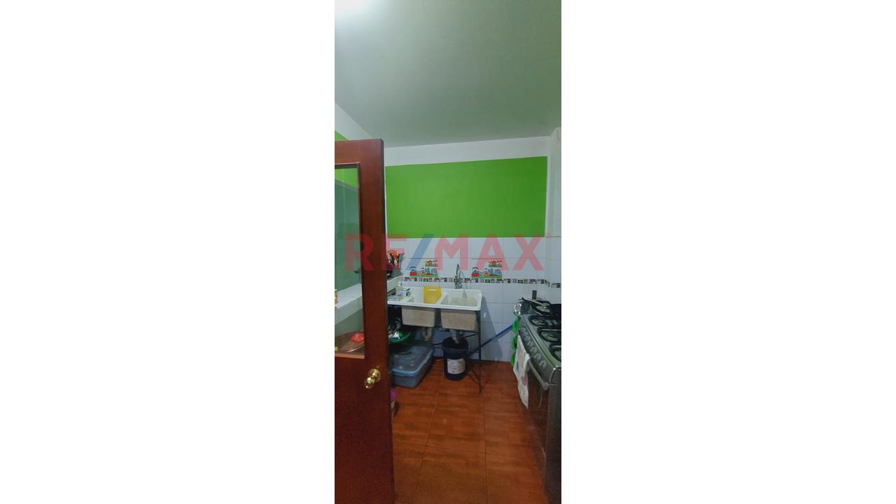 Vendo Casa De 2 Pisos + Azotea En Villa El Salvador — foto 6