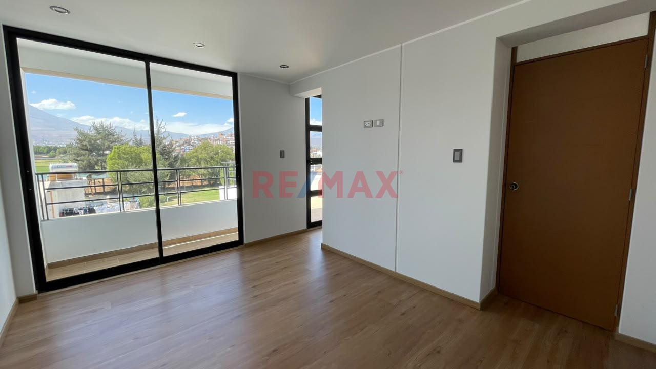 Vendo Duplex En Esquina Urb El Dorado Sachaca - 2