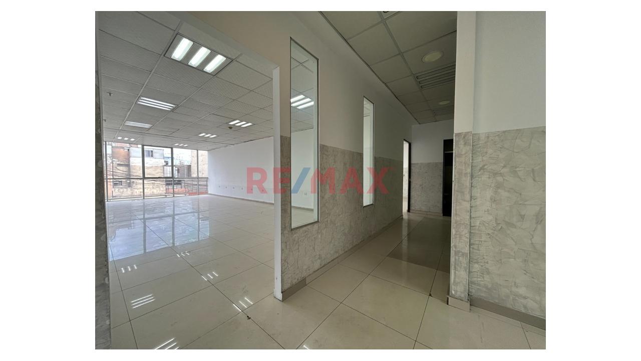🏢 Edificio Corporativo En Venta – Av. Circunvalación | 2,400 M² | 20 Estac. - 17