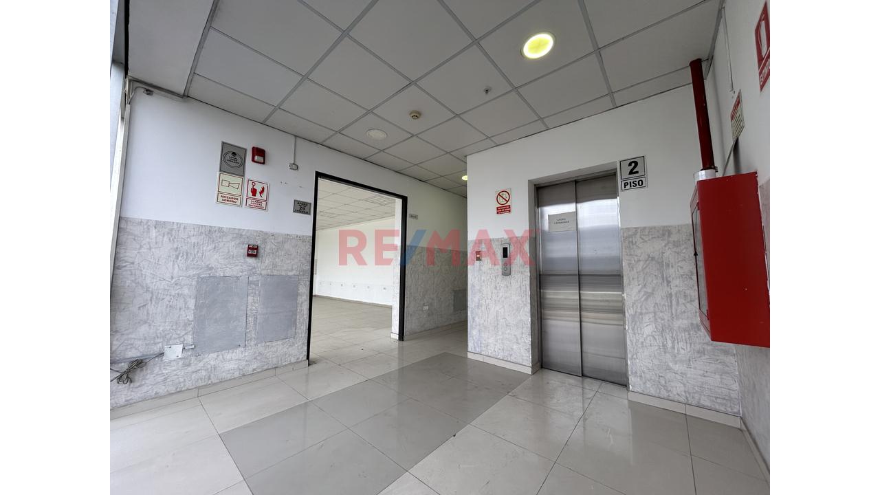 🏢 Edificio Corporativo En Venta – Av. Circunvalación | 2,400 M² | 20 Estac. - 3