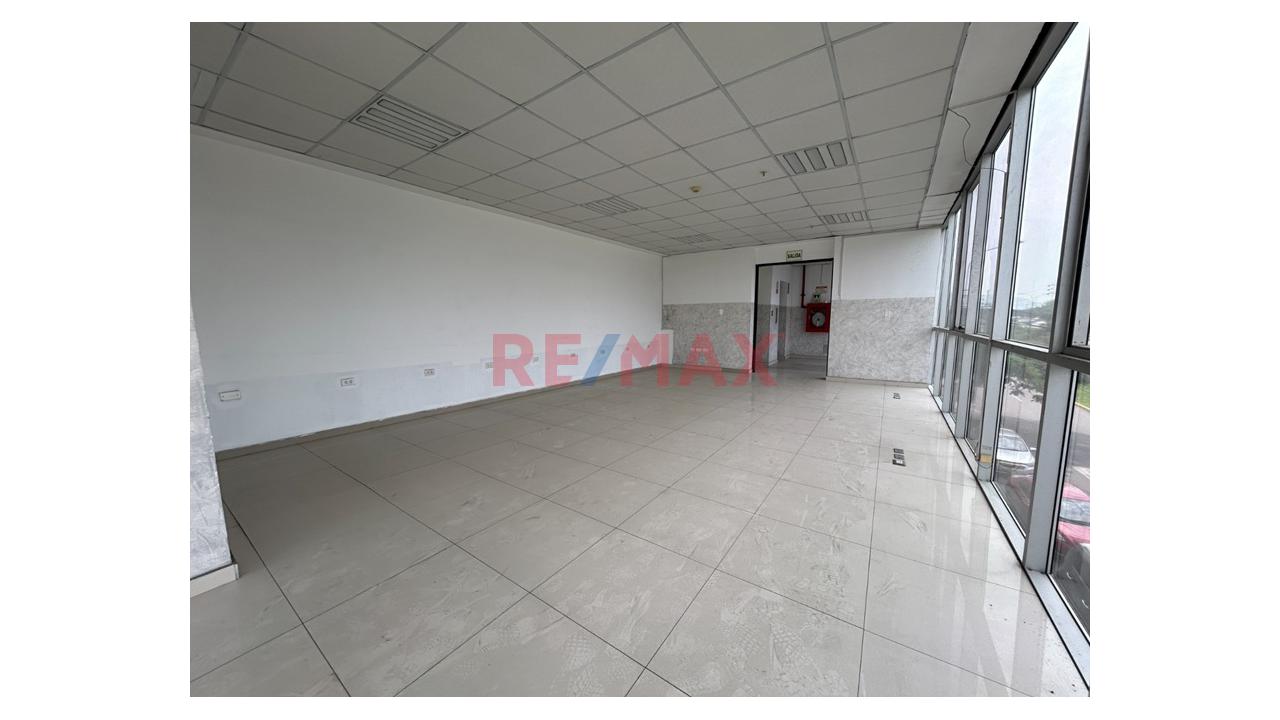 🏢 Edificio Corporativo En Venta – Av. Circunvalación | 2,400 M² | 20 Estac. - 15