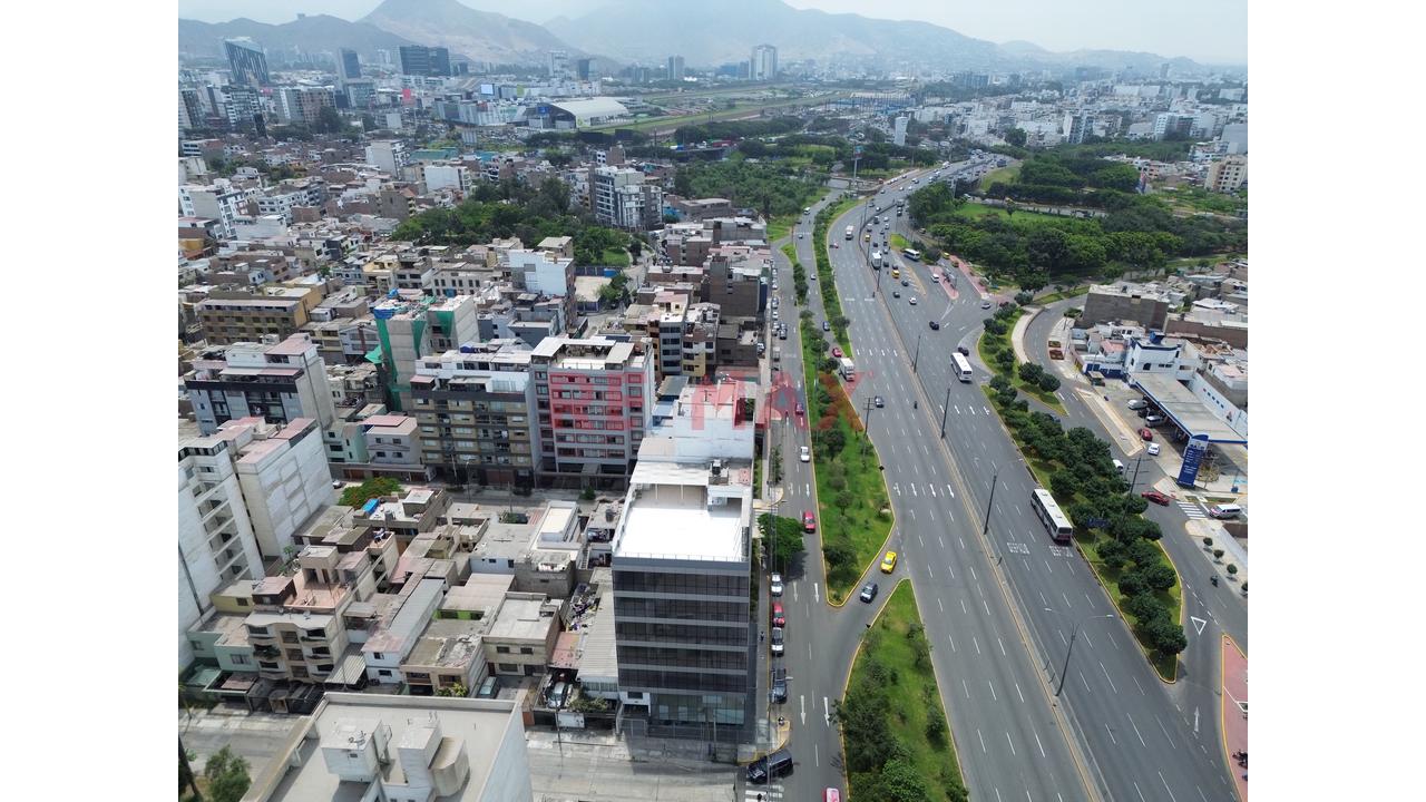 🏢 Edificio Corporativo En Venta – Av. Circunvalación | 2,400 M² | 20 Estac. - 8