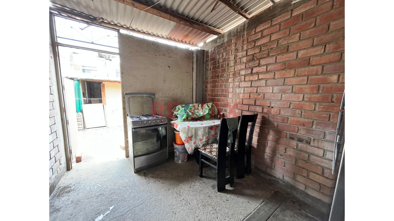 Venta Casa  Frente A Parque Urb. Manuel Arevalo - La Esperanza - 6