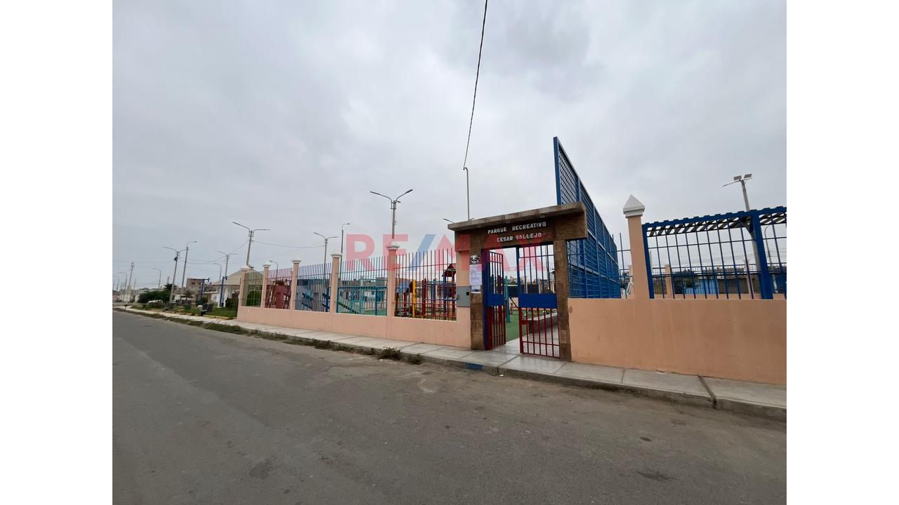 Venta Casa  Frente A Parque Urb. Manuel Arevalo - La Esperanza - 3