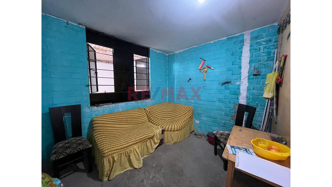 Venta Casa  Frente A Parque Urb. Manuel Arevalo - La Esperanza - 5