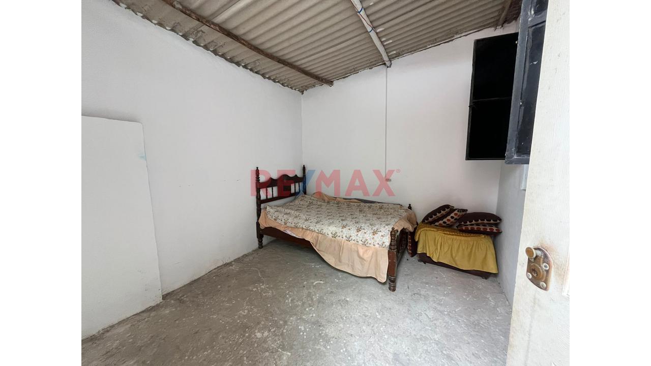 Venta Casa  Frente A Parque Urb. Manuel Arevalo - La Esperanza - 4