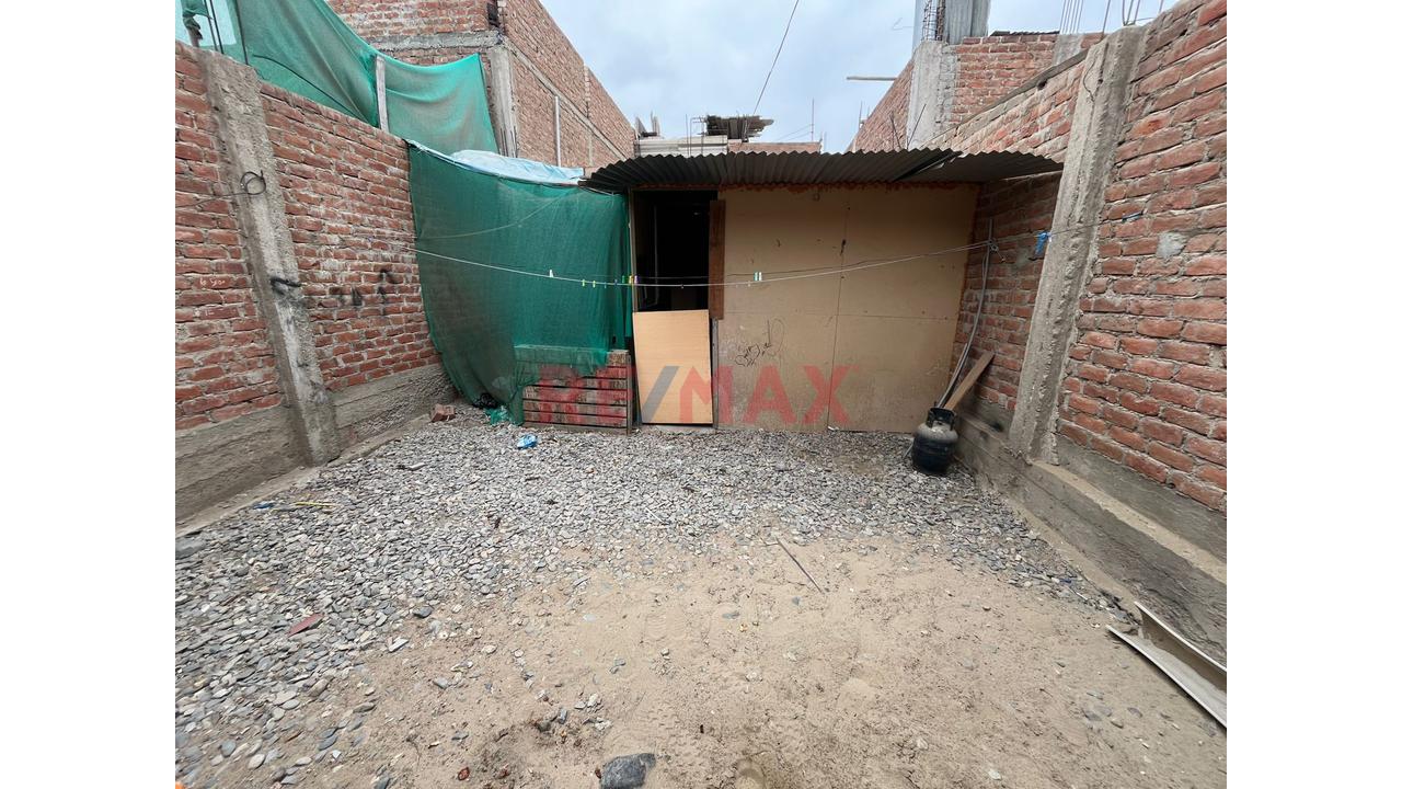 Venta Casa  Frente A Parque Urb. Manuel Arevalo - La Esperanza - 7
