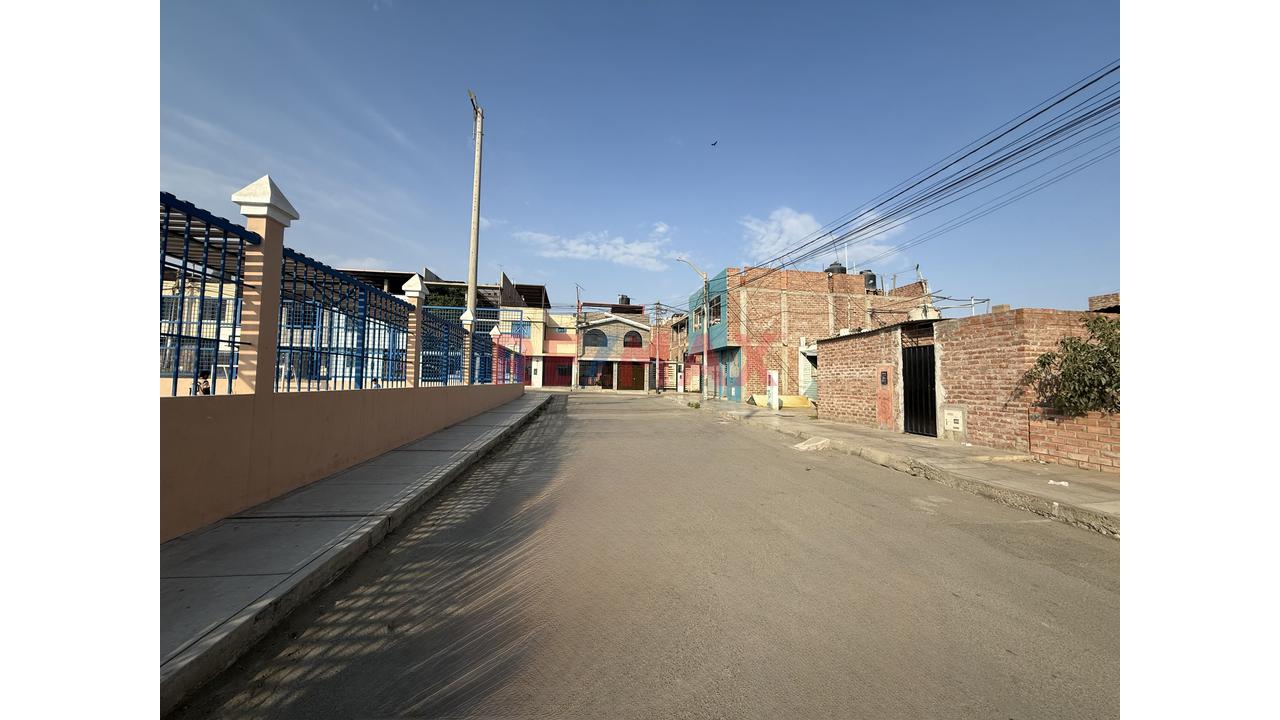 Venta Casa Frente A Parque Urb. Manuel Arevalo - La Esperanza - 5