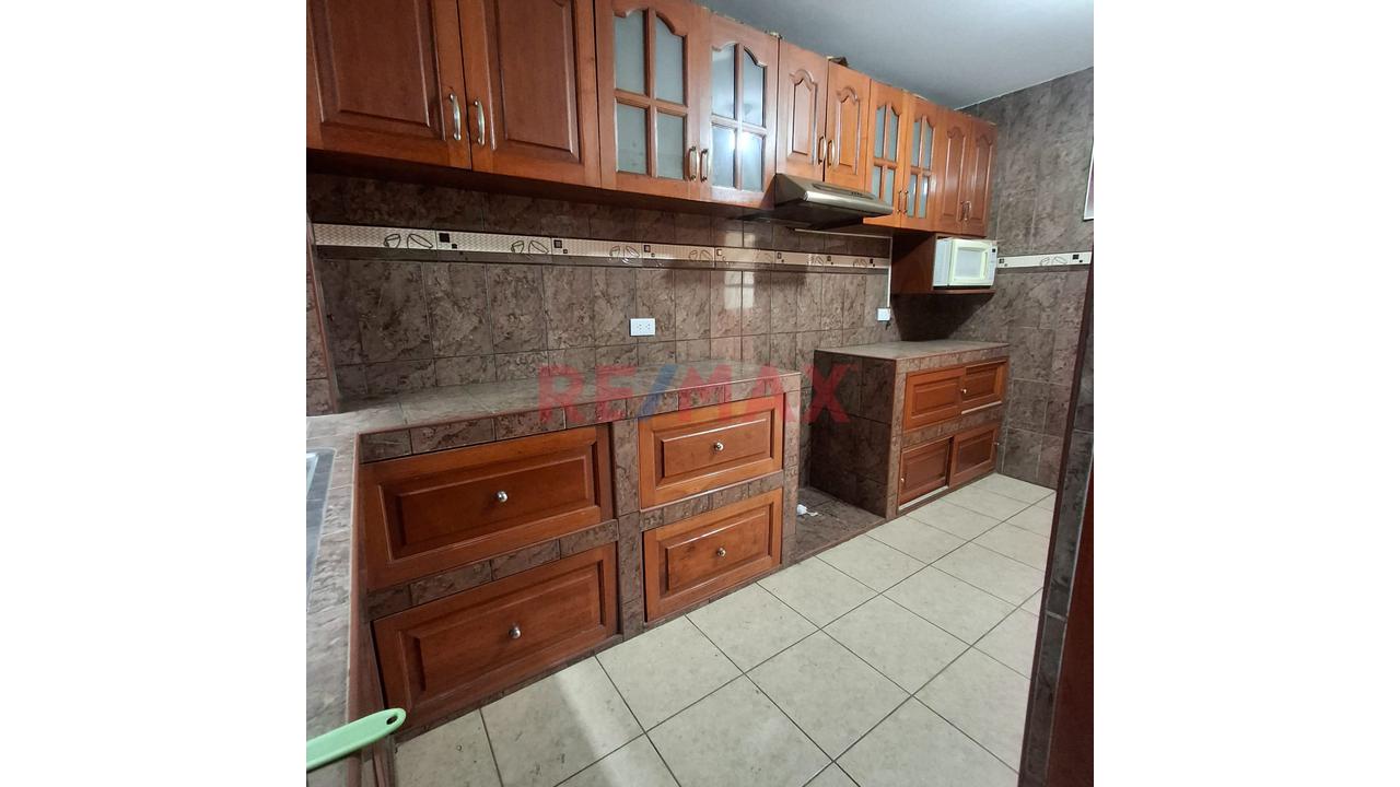 Se Alquila Amplio Departamento En Avenida Principal De Carapongo -Chosica — foto 3