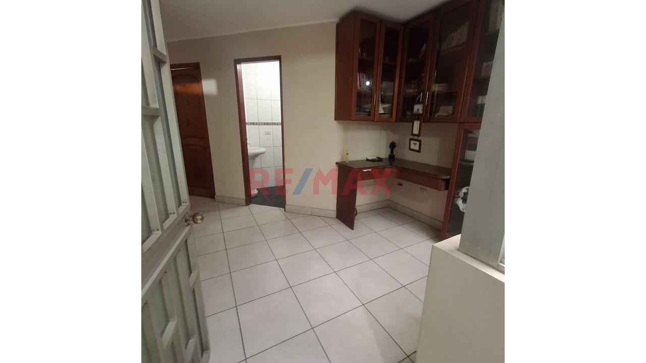 Se Alquila Amplio Departamento En Avenida Principal De Carapongo -Chosica — foto 8