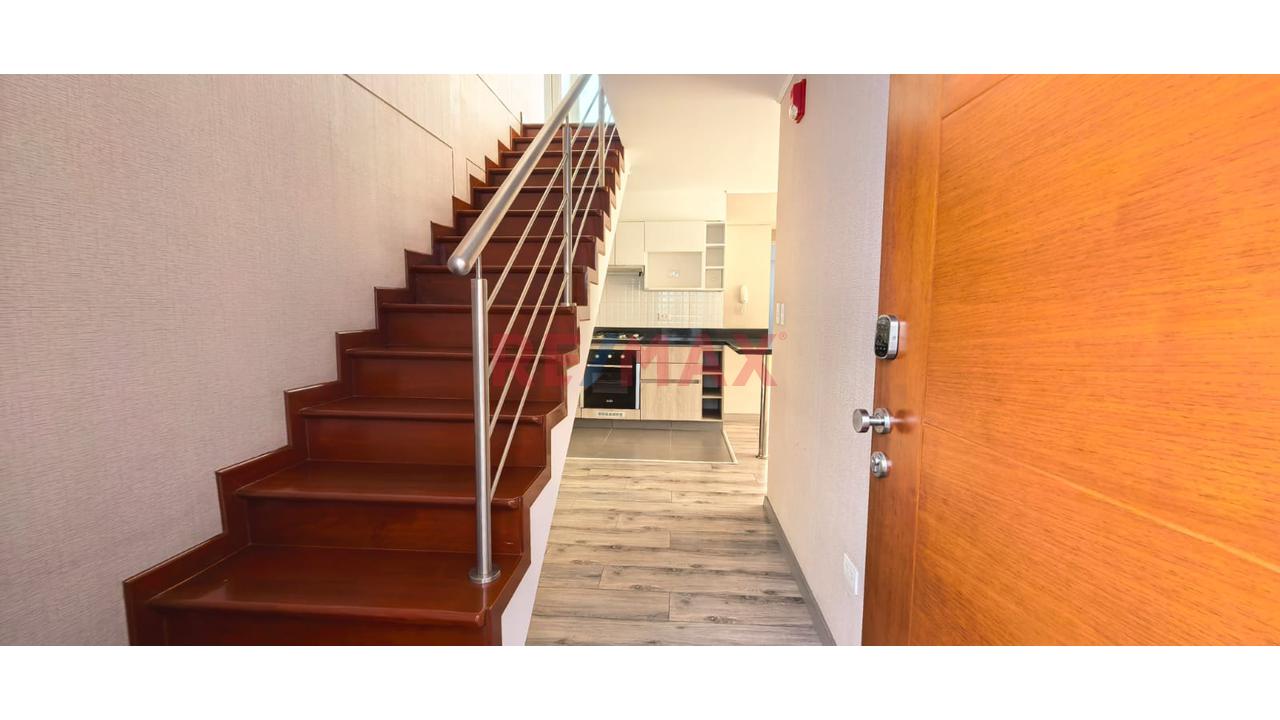 Exclusivo Dúplex De 109.53 M² Con Terraza En Santa Catalina | Sin Alcabala + 03 Estacionamientos De Bicicletas — foto 4