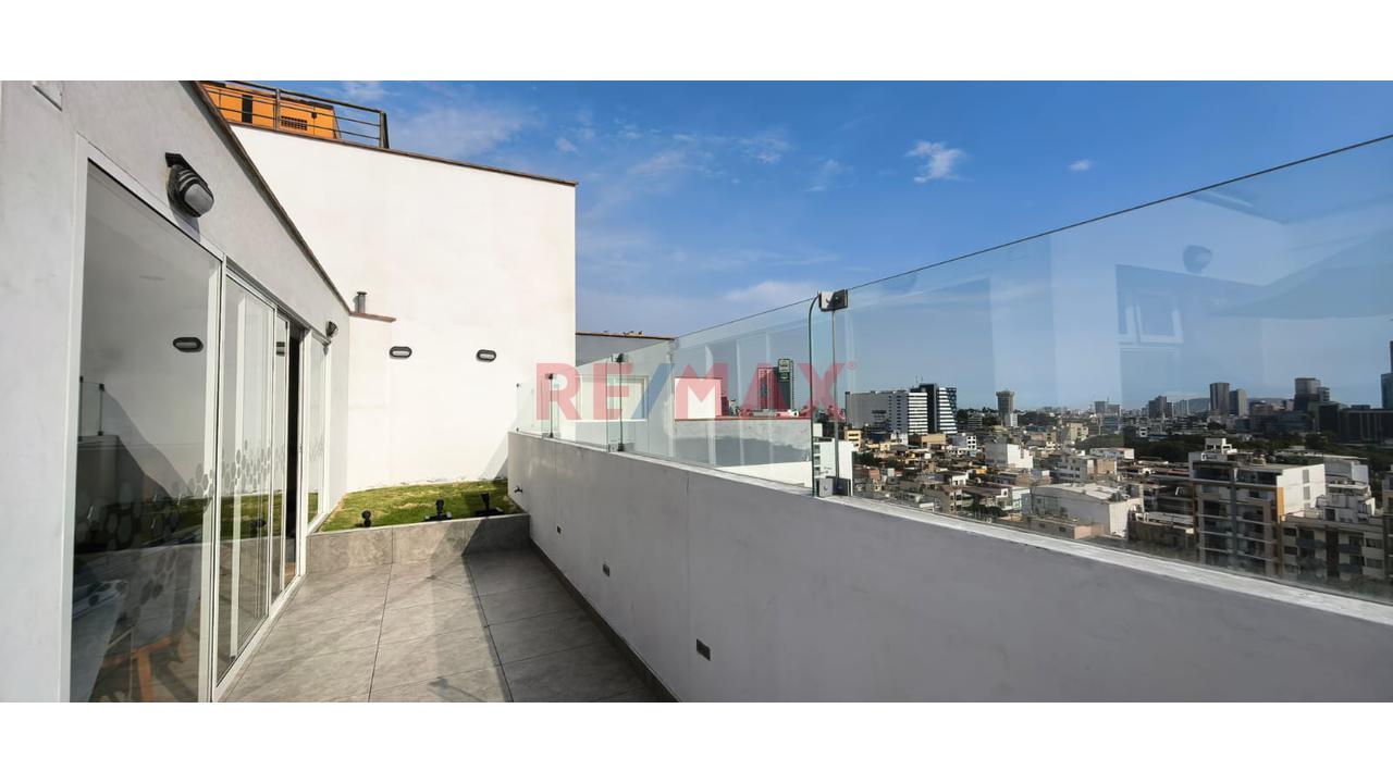 Exclusivo Dúplex De 109.53 M² Con Terraza En Santa Catalina | Sin Alcabala + 03 Estacionamientos De Bicicletas — foto 15