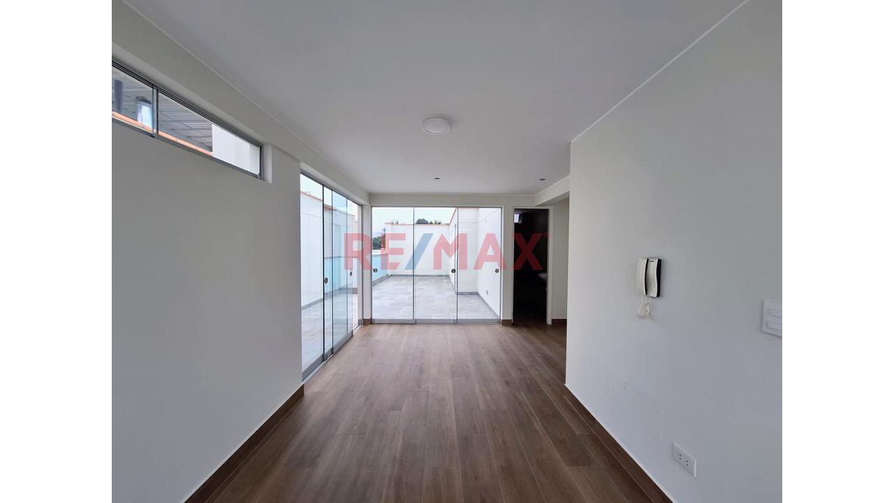 Vendo Excelente Duplex Estreno Con Terraza En Urb. Las Gardenias Santiago De Surco — foto 8