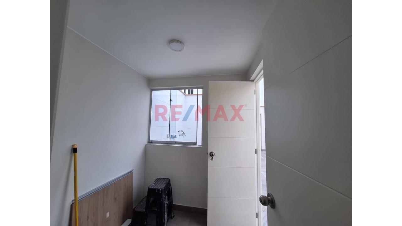 Vendo Excelente Duplex Estreno Con Terraza En Urb. Las Gardenias Santiago De Surco — foto 2