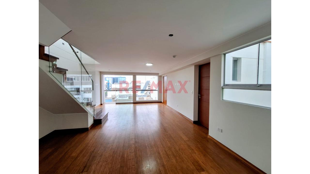 Vendo Excelente Duplex Estreno Con Terraza En Urb. Las Gardenias Santiago De Surco — foto 6
