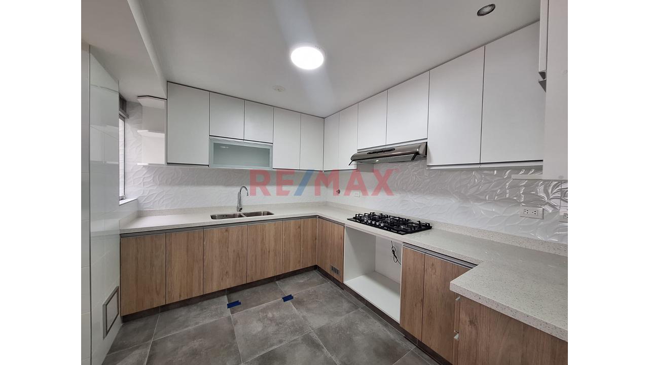 Vendo Excelente Duplex Estreno Con Terraza En Urb. Las Gardenias Santiago De Surco — foto 4